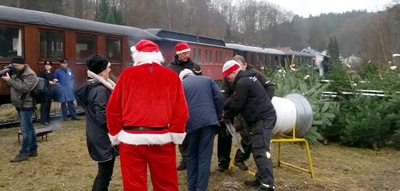 Veterantog og juletræssalg i Grejsdalen